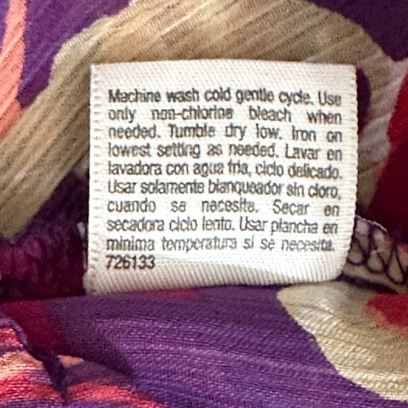 ANA sz med top sheer fuller style. In a colorful spring style - Picture 14 of 14